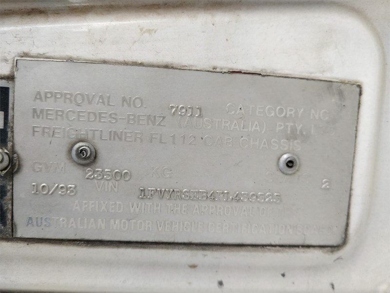 freightliner fl112 863805 055