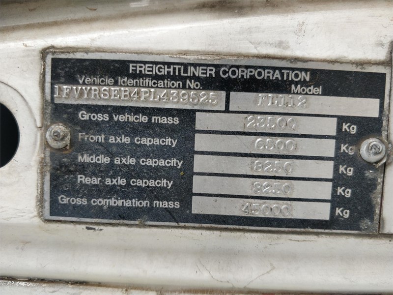 freightliner fl112 863805 057