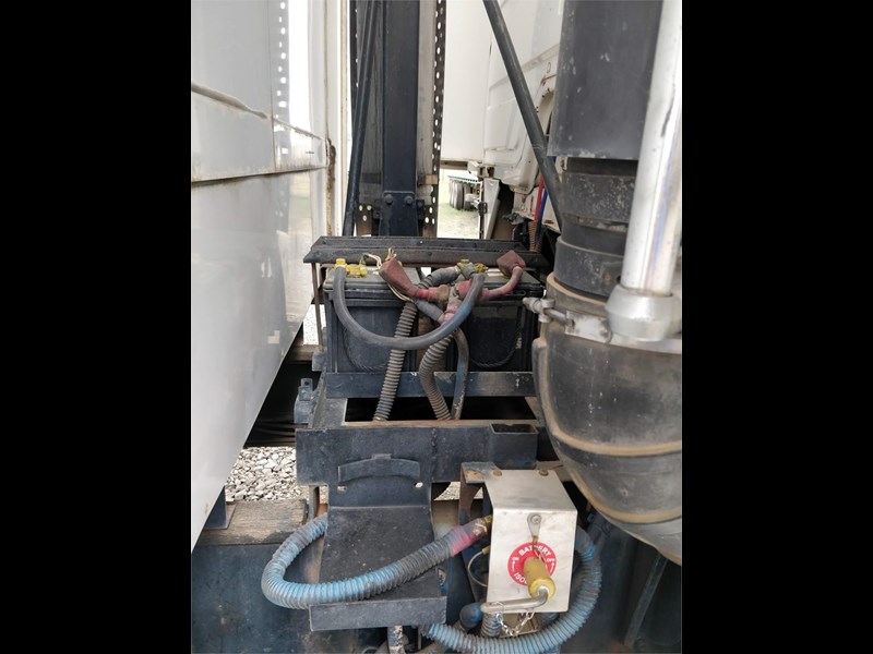freightliner fl112 863805 059