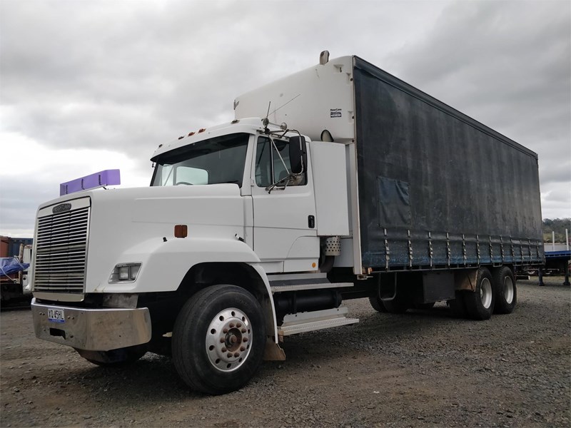 freightliner fl112 863805 013
