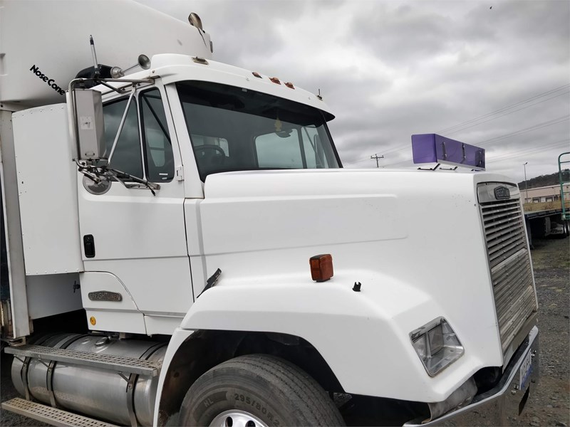 freightliner fl112 863805 061