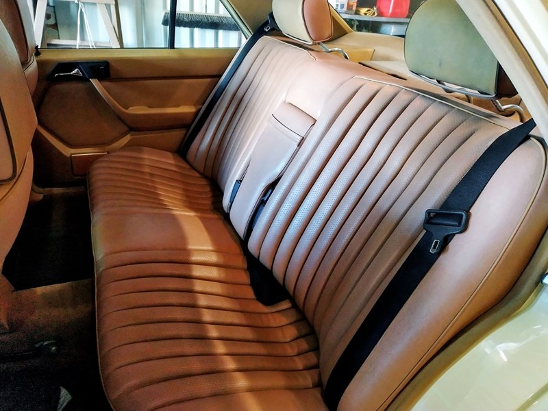mercedes-benz 300d 864062 013
