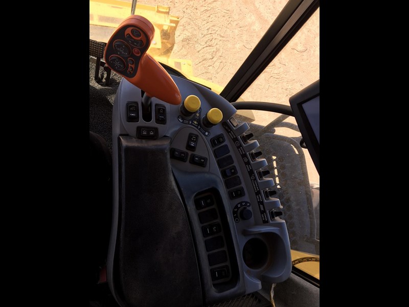 new holland cr8090 581746 021