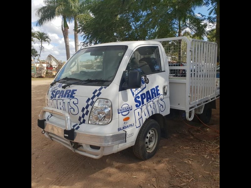 kia k2900 864215 003
