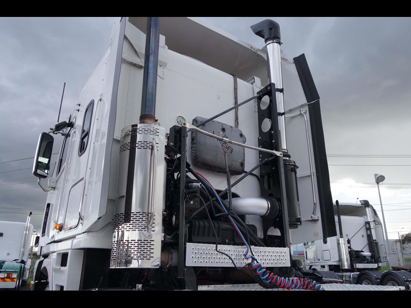 freightliner argosy 101 864224 021