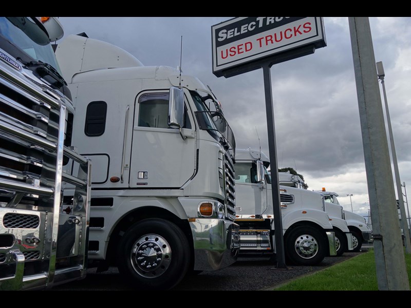 freightliner argosy 101 864224 017