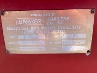 barker a trailer 864659 009