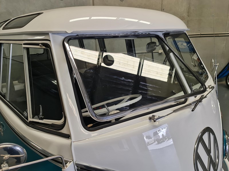 volkswagen kombi 864385 047