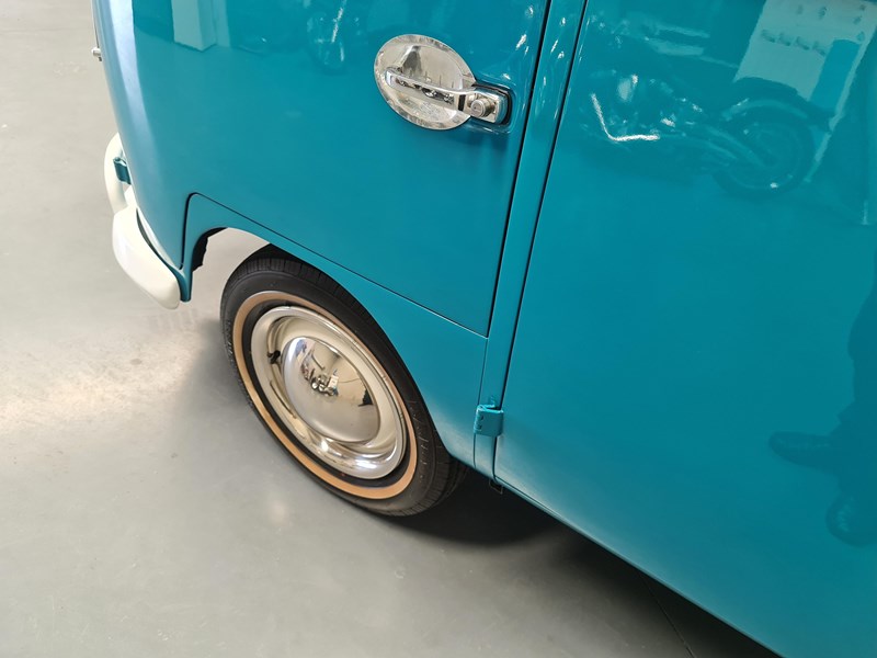 volkswagen kombi 864385 053