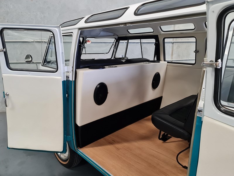 volkswagen kombi 864385 069