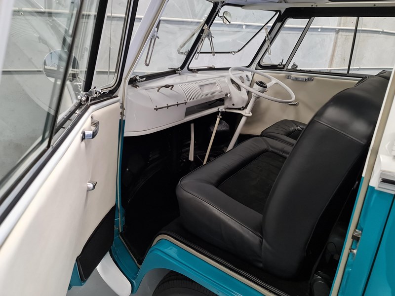 volkswagen kombi 864385 071