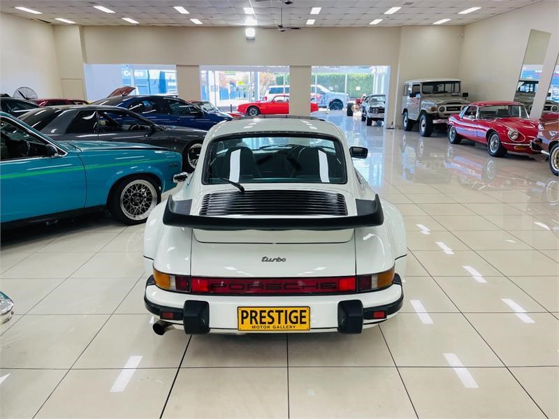 porsche 911 864872 009