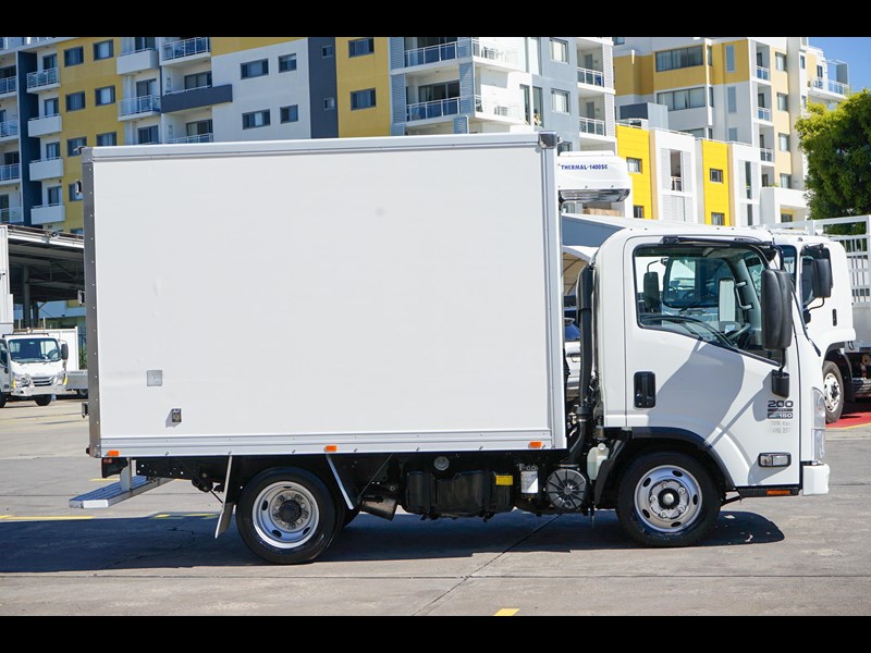 isuzu nlr 835106 001