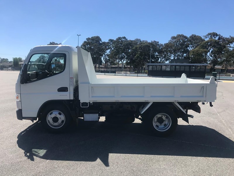 fuso canter 864948 011