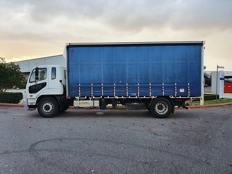 fuso fighter 854327 013