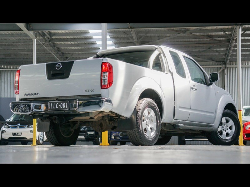 nissan navara 864962 021