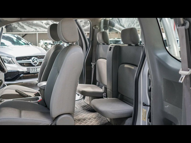 nissan navara 864962 049