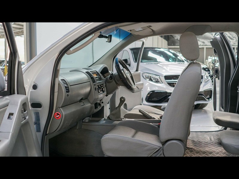 nissan navara 864962 051