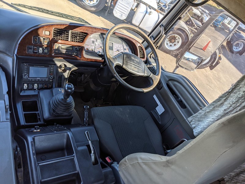 isuzu giga exy 856638 003