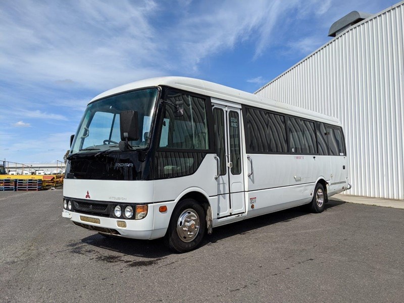 mitsubishi rosa 19 seater wheelchair bus 856858 011