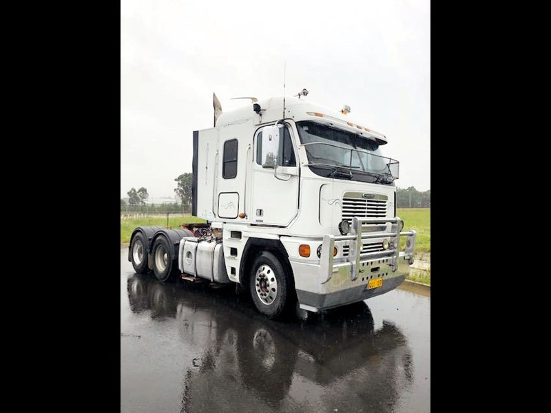 freightliner argosy 865306 001