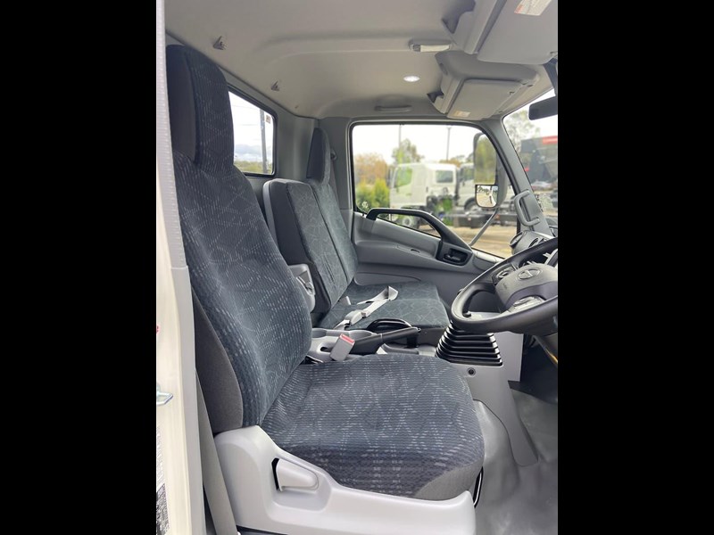 hino 300 series 862002 027