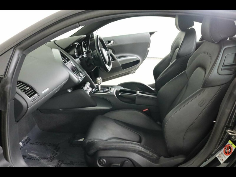 audi r8 865537 033