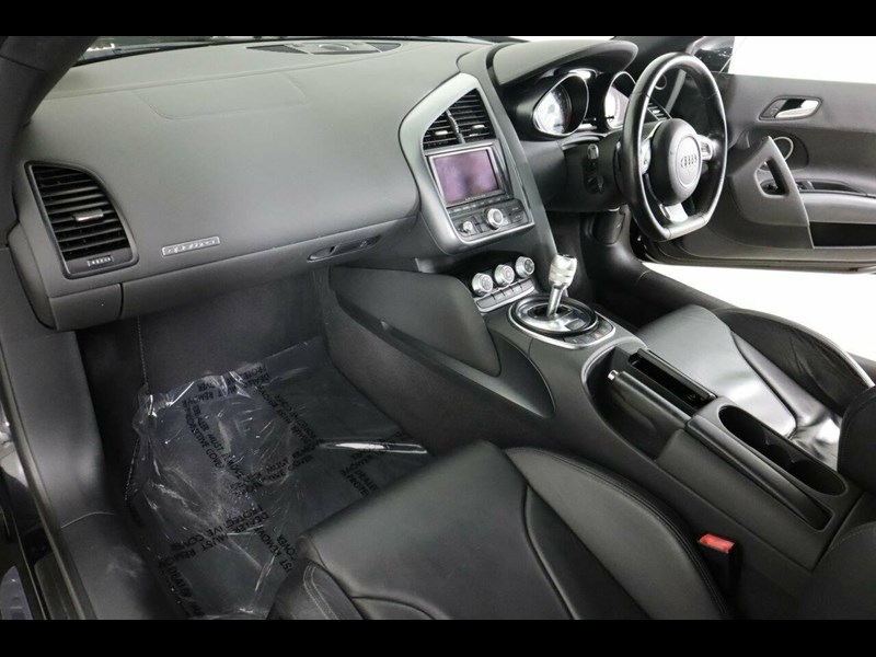 audi r8 865537 031