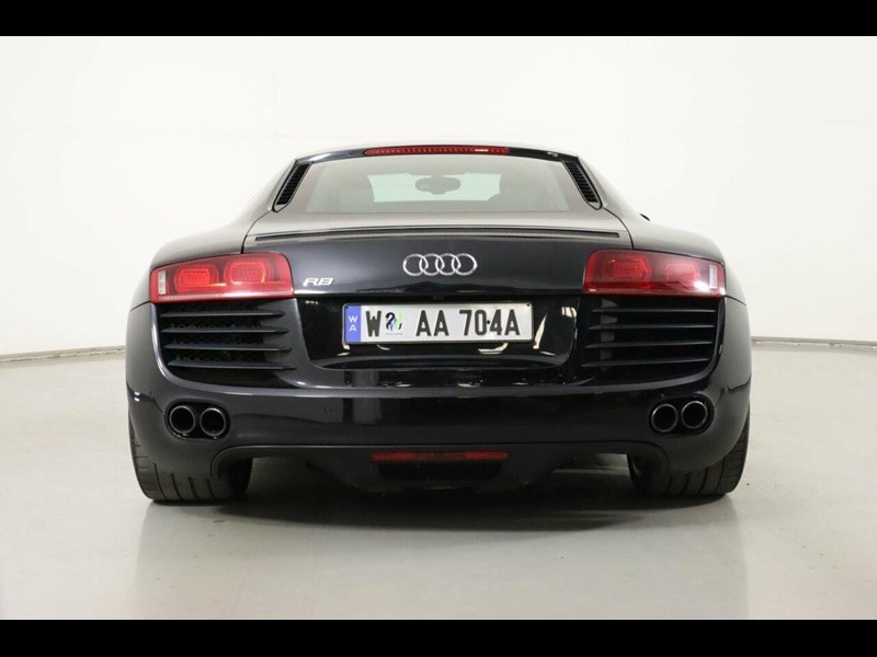 audi r8 865537 011
