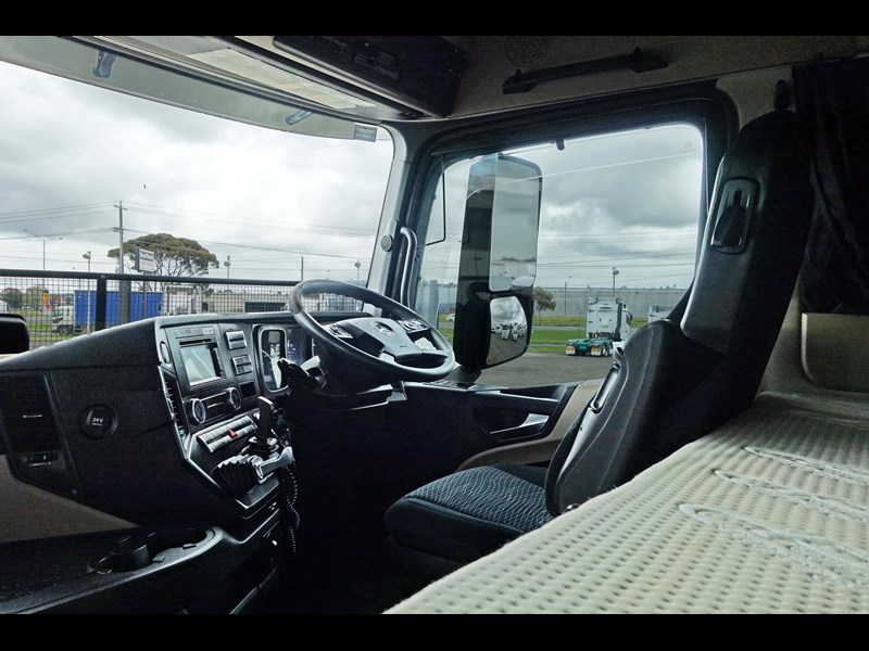 mercedes-benz actros 2663 865549 025