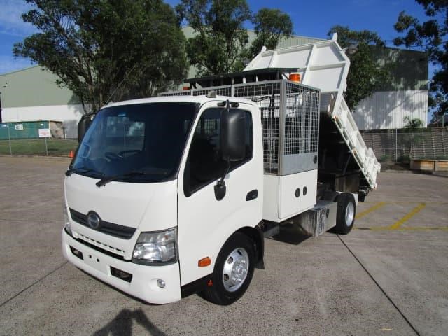 hino 300 series 828243 005