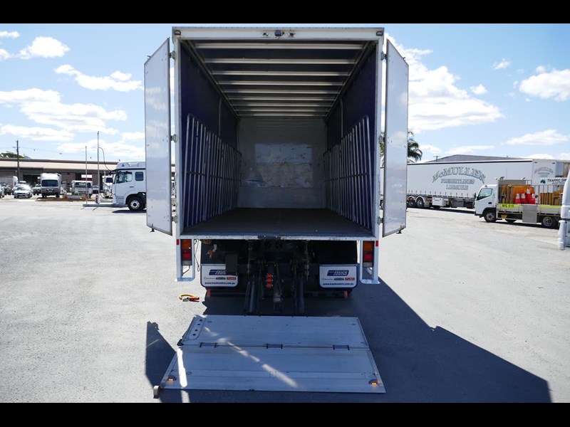 fuso fighter 861685 019