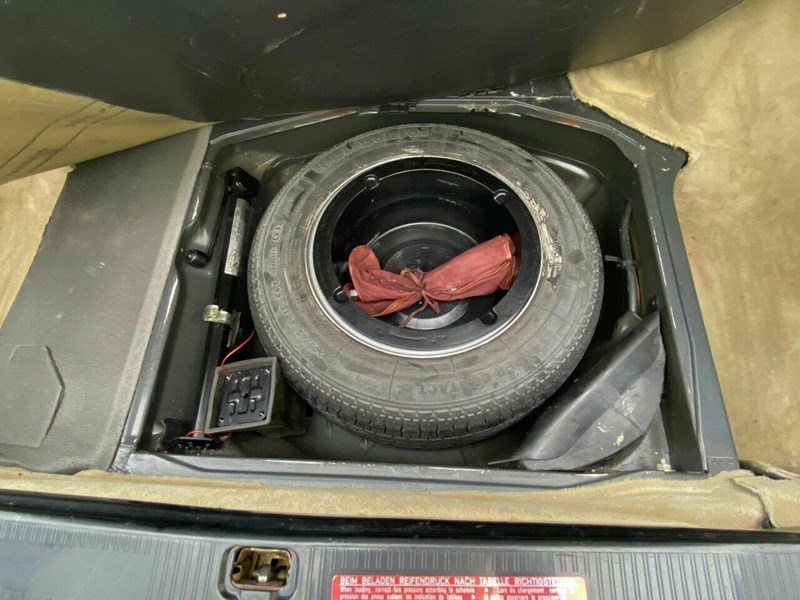 mercedes-benz 560sec 865850 027
