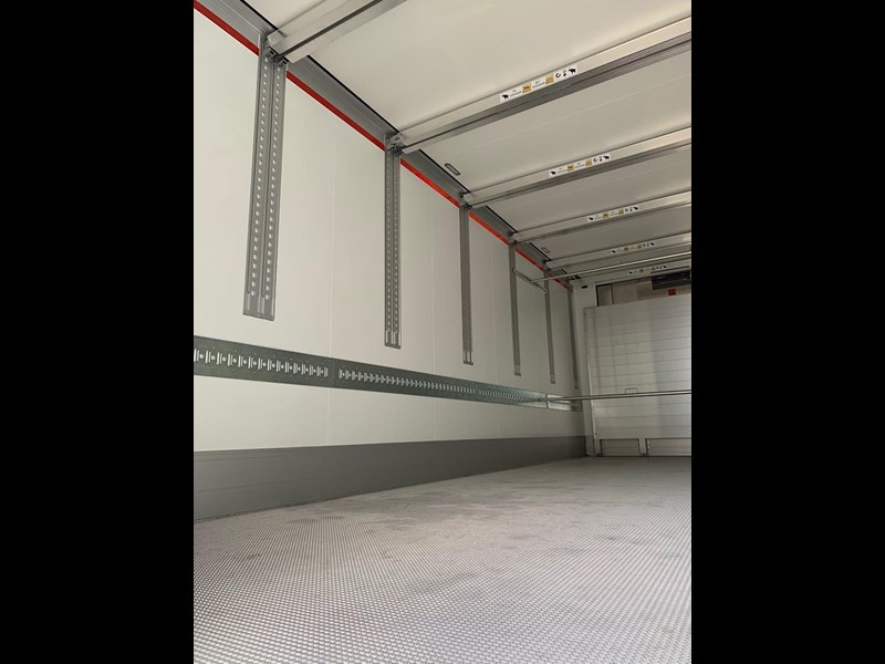 schmitz cargobull 12 pallet rollback a trailer floor loader 862569 063
