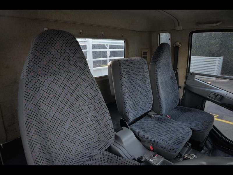 fuso fighter 842774 043