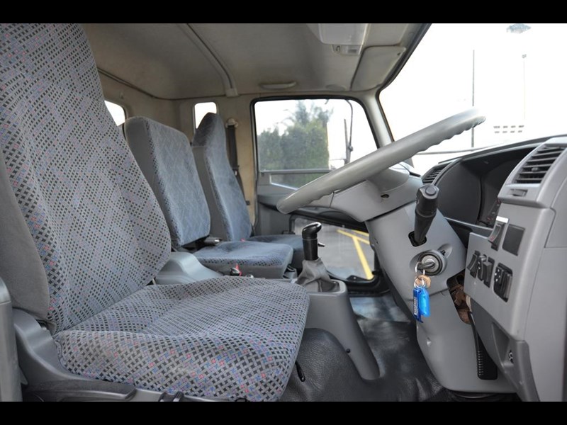 fuso fighter 842774 045