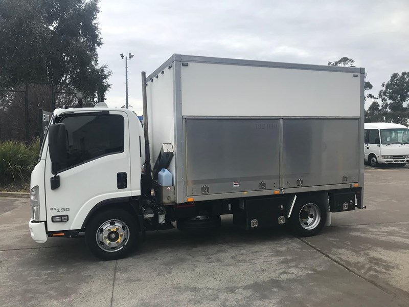 isuzu n series 854723 007