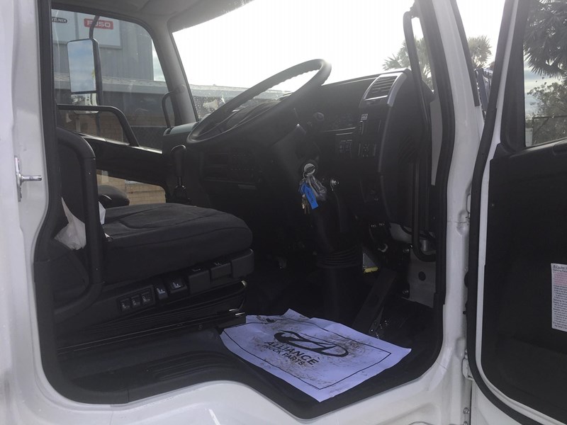 fuso fighter 1227 866077 003
