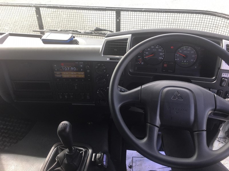 fuso fighter 1227 866077 017