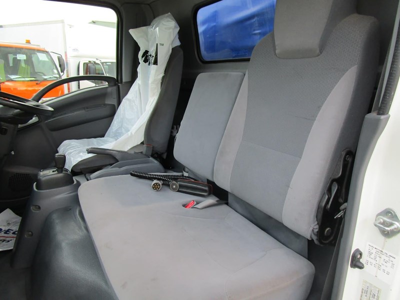isuzu n series 856668 029
