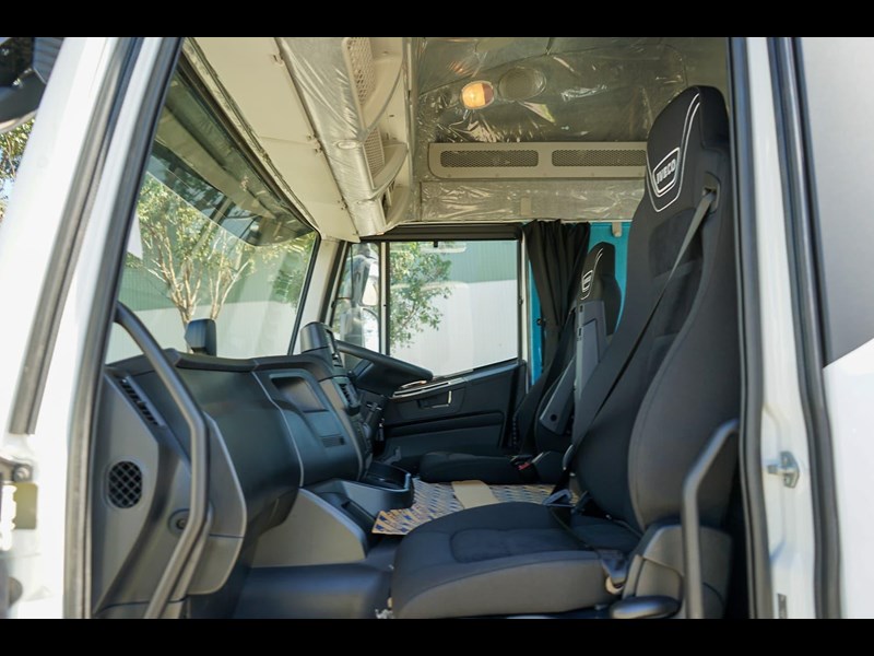 iveco stralis x-way 860857 017