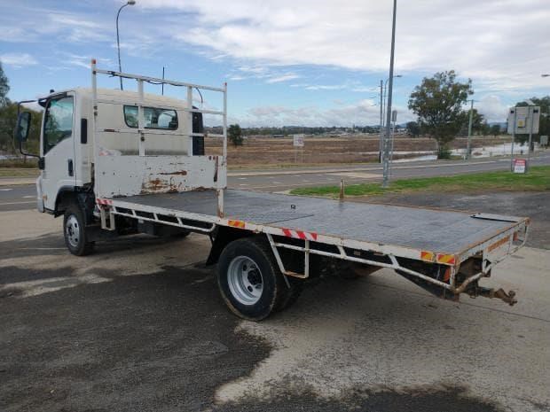isuzu npr200 841734 011