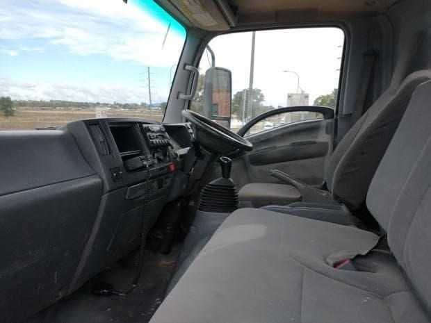 isuzu npr200 841734 019