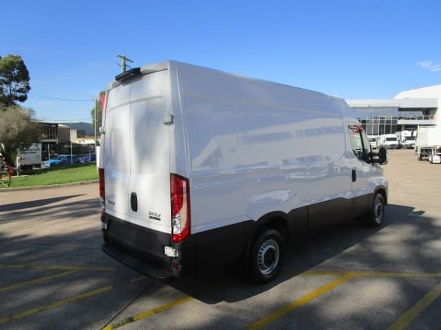 iveco daily 837616 013