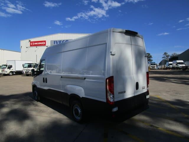iveco daily 837616 009