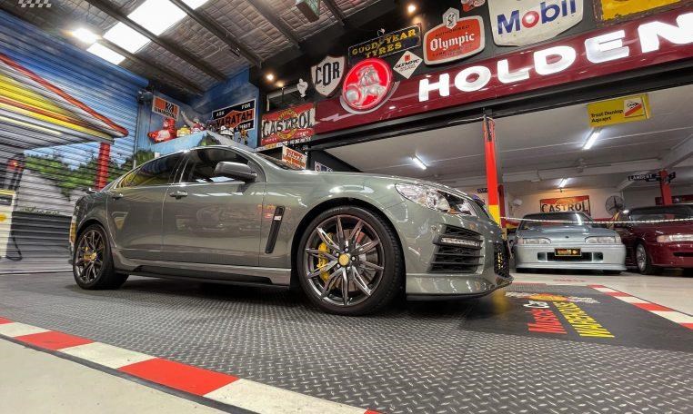 holden hsv 866170 043