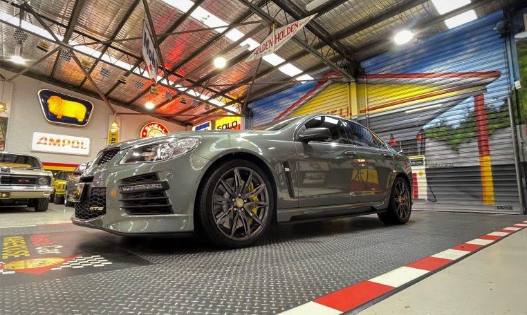holden hsv 866170 045
