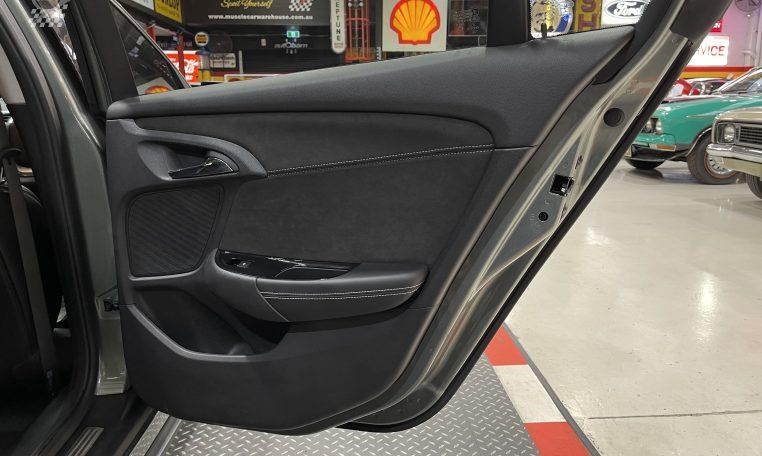 holden hsv 866170 073