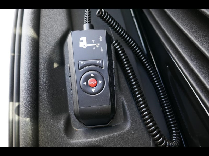 mercedes-benz atego 861684 045