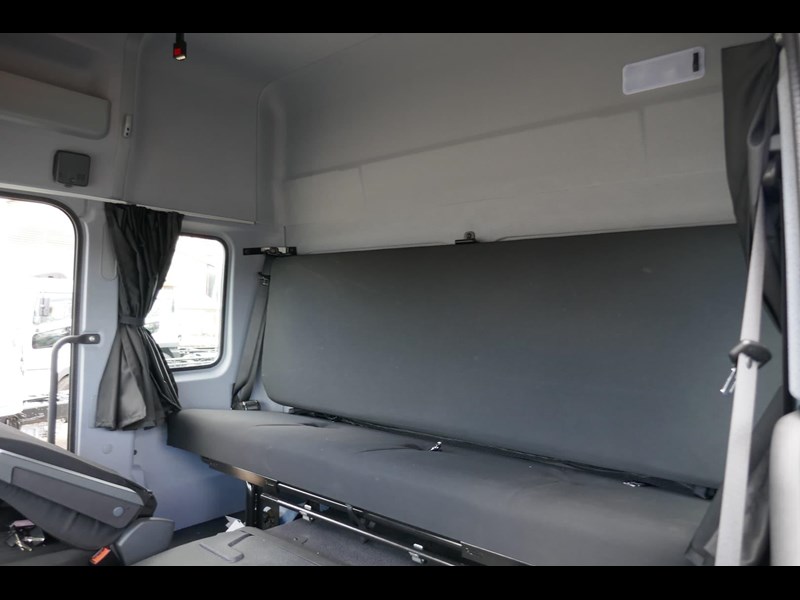 mercedes-benz atego 861684 017